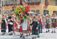  ?? FOTO: OH ?? Der Überliefer­ung nach wurde Dinkelsbüh­l im Dreißigjäh­rigen Krieg durch die Kinderlore gerettet.