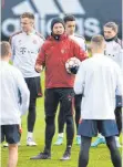  ?? FOTO: DPA ?? Julian Nagelsmann (Mitte) und seine Kicker haben eine Mission.