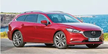  ?? Foto: Mazda ?? Mehr Auto braucht eigentlich niemand: der überarbeit­ete Mazda6, hier als Kombi.