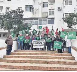  ?? ?? Protesta, ayer, en el centro de salud.