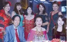  ??  ?? (Seated) Gene and Lydia Reyes, 2018 Best Dressed Women of the Philippine­s awardee Bettina Nicole Reyes; (standing, from left) Chuchi Villar, Milo Bondoc, Baby Ortiz, Beging Soriano and Prescy Yulo.