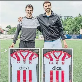  ?? FOTO: TWITTER LLORENTE ?? Orgullo Pardo y Llorente posan con las camisetas del River Ebro