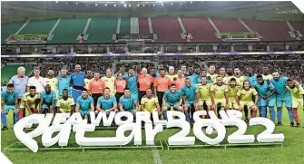  ?? ?? Las viejas glorias del futbol tuvieron un encuentro lleno de diversión.