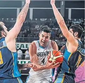  ?? (TÉLAM) ?? Luis Scola. Su presencia es muy celebrada por todos en Lima.