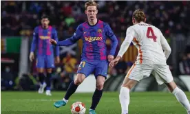  ?? Photograph: BSR Agency/Getty Images ?? Frenkie de Jong in action for Barcelona against Galatasara­y in the Champions League last season.