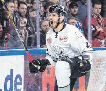  ?? FOTO: DPA ?? Statt für die Nürnberg Ice Tigers (Foto) oder die Calgary Flames wird Yasin Ehliz fortan für den EHC Red Bull München Tore schießen und bejubeln.