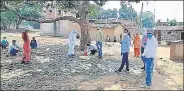  ?? CHANDAN PAUL/ HT PHOTO ?? ■
Health department officials screen residents of Goro village in Giridih on Friday.