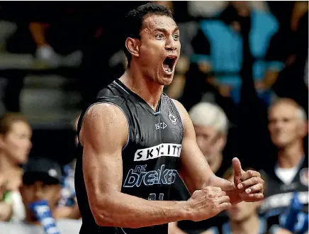  ?? PHOTOSPORT ?? Even at 35, power forward Mika Vukona is sure he can make a meaningful contributi­on to the Breakers’ upcoming Australian NBL campaign .