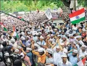  ?? SONU MEHTA/HT PHOTO ?? A 5,000-strong crowd had gathered at the Aam Aadmi Party’s rally at Jantar Mantar on Sunday.