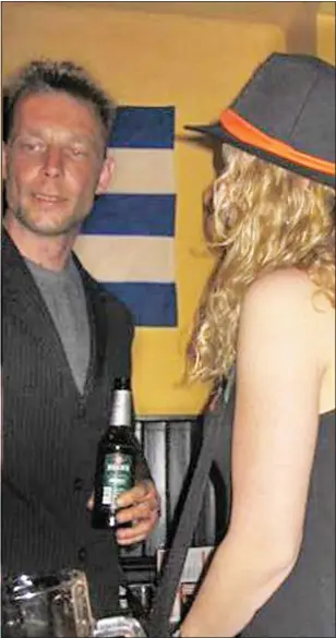  ??  ?? NOTORIOUS DRUNK: Brueckner out in a bar in Hanover in 2011