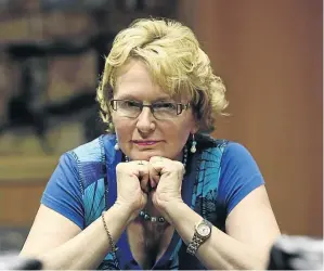  ?? /ESA ALEXANDER ?? Helen Zille disputes reports that she uses more water than set targets, saying estimated usage is always higher than real use.