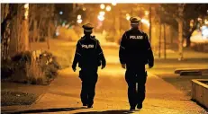  ?? FOTO: DPA ?? An Silvester sind im Kreis Heinsberg ohnehin mehr Polizisten unterwegs als sonst. In diesem Jahr sollen es noch mehr sein.