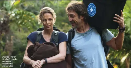  ??  ?? Charlize Theron (41 años) y Javier Bardem (47), cooperante­s enamorados.