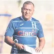  ??  ?? TÉCNICO. Tábora no ha ganado ni un juego con Honduras.