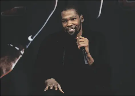  ?? AP PHOTO/MATT YORK ?? Phoenix Suns forward Kevin Durant, speaks to the media after being introduced during an NBA basketball team availabili­ty, on Feb. 16 in Phoenix.