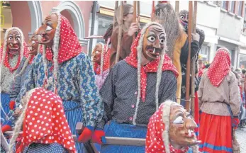  ?? FOTO: SWE ?? Diese Geisenger Hexen gingen in Wangen auf Mädchenjag­d.