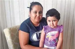  ?? CORTESÍA ?? MÍA CAMILA Domínguez es cuidada por su madre Rosa Icela Velazco