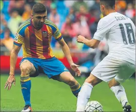  ?? FOTO: SIRVENT ?? Siqueira, en un partido del pasado curso Mañana podría debutar en esta Liga