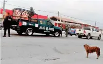  ?? /EL SOL DE SINALOA ?? Tras la agresión algunos comercios resultaron dañados por las detonacion­es de arma de fuego