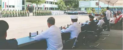  ??  ?? Durante la ceremonia de la Gesta Heroica de los Niños Héroes, Alejandro Moreno aseguró que este hecho nos convoca a seguir construyen­do una nación democrátic­a, de libertades y llena de igualdad.