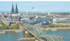  ?? FOTO: EPPINGER (ARCHIV) ?? Köln ist ein wichtiger Standort für große Versicheru­ngsunterne­hmen. In dieser Branche spielt der neue Köln-Krimi.