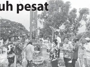  ??  ?? TUGU ‘Lest We Forget’ berdiri megah.