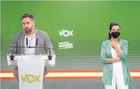  ?? EP ?? Santiago Abascal y Rocío Monasterio, ayer, durante la comparecen­cia en la sede de Vox en Madrid