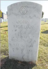  ?? Courtesy Xyta Lucas ?? Honored as a veteran, Riordan was buried at the National Cemetery in Fayettevil­le.