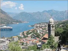  ??  ?? La baie de Kotor, merveille de la côte monténégri­ne.