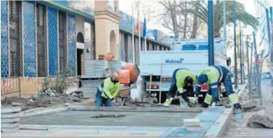  ?? M. G. ?? Imagen de los operarios durante las obras en la avenida de Alemania.