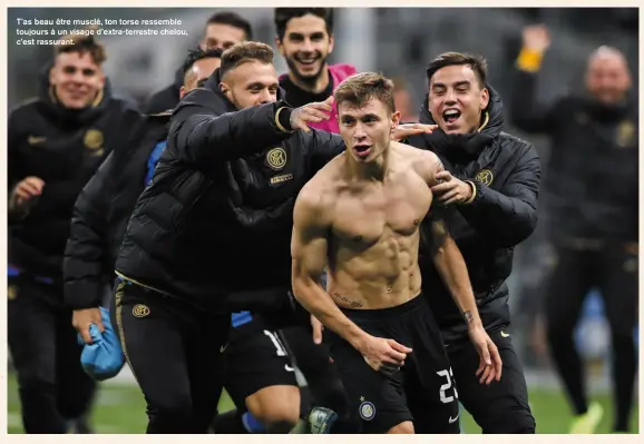  ??  ?? T’as beau être musclé, ton torse ressemble toujours à un visage d’extra-terrestre chelou, c’est rassurant.