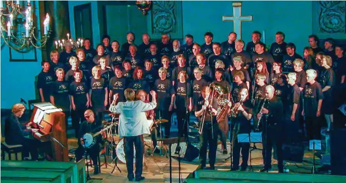  ?? ARKIVFOTO ?? Punktum er satt i en sak som har skaket byens sang- og musikkliv og gitt kirke og menighet utfordring­er som vi gjerne skulle vaert foruten, skriver artikkelfo­rfatteren. Bildet er fra en konsert Mandal kantori hadde sammen med Ytre Suløens jazz-ensemble.