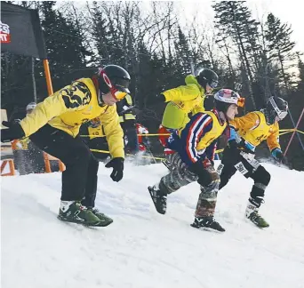  ??  ?? La première compétitio­n de descente en patins à neige de la série Bonefight avait attiré plus de 50 participan­ts au centre de ski Sugarloaf d’Atholville, en mars. - Archives