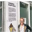  ??  ?? Für Stella Seeger auch ein Ort zum Jobben: „Meine Eisliebe“.