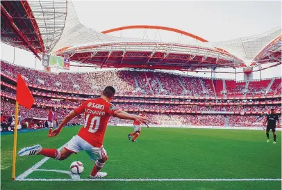  ??  ?? Benfica vendeu os direitos televisivo­s à NOS