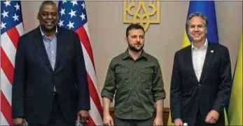  ?? ?? New US aid: defence secretary Lloyd Austin, president Volodymyr Zelensky and US secretary of state Antony Blinken after talks in Kyiv today