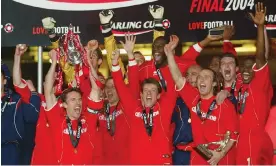  ?? ?? Gareth Southgate (left) lifts the trophy after Middlesbro­ugh won the Carling Cup in 2004. Photograph: Getty Images