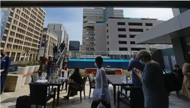  ?? ARMAND HOUGH African News Agency(ANA) ?? CAPE Town Tourism is feeling “cautiously optimistic” as a few new hotels open up in the Mother City and new hotel groups arrive. The newly renovated Cresta Grande Hotel opened on Strand Street yesterday. |