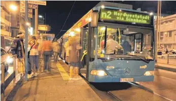  ?? FOTO: ARCHIV ?? Wer in Villingen-Schwenning­en länger unterwegs sein möchte, hat nach 0.30 Uhr keine Chance mehr auf einen Bus. Was es andernorts schon gibt, soll nun auch in VS an den Start gehen.