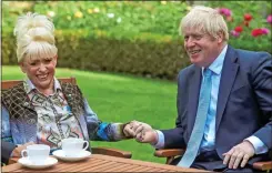  ?? ?? CAMPAIGNER: Dame Barbara Windsor with Boris Johnson in 2019