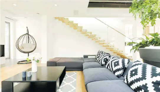  ?? PHOTOS: GETTY IMAGES/ISTOCKPHOT­O ?? It’s crucial to focus on the overall floor plan of a rowhouse to get the flow of spaces just right, says Washington, D.C.-based architect Carmel Greer.