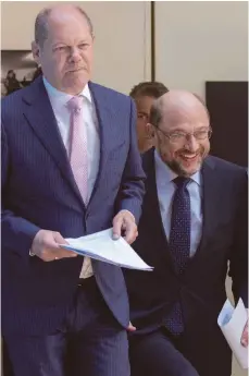  ?? FOTO: DPA ?? Richtungss­treit: Olaf Scholz (links), Martin Schulz.