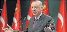  ?? FOTO: TURKISH PRESIDENCY/AP/DPA ?? Der türkische Präsident Recep Tayyip Erdogan selbst soll Mahmut Akyüz die Rückkehr nach Deutschlan­d ermögliche­n.
