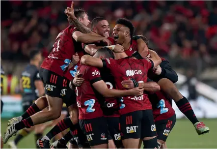  ?? GETTY IMAGES ?? The Crusaders celebrate locking away another Super Rugby Aotearoa title on Saturday night.