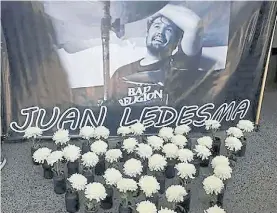  ??  ?? Homenaje. Juan Ledesma tenía 38 años cuando lo apuñalaron.