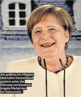  ??  ?? Als größtes EU-Mitglied übernahm Deutschlan­d gestern unter der Führung von Kanzlerin Angela Merkel den EU-Ratsvorsit­z.