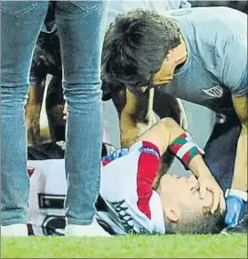  ?? FOTO: J.ECHEVERRÍA ?? Muniaín, lesionado El jugador pamplonica sufre una entorsis en su rodilla