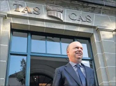  ??  ?? EN LAUSANA. Marco Fassone, a la salida del TAS, donde defendió al Milán.