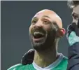  ?? Foto: Witters ?? Ömer Toprak freute sich nach dem Sieg gegen Augsburg sichtlich. Es sei ihm ver‰ gönnt.