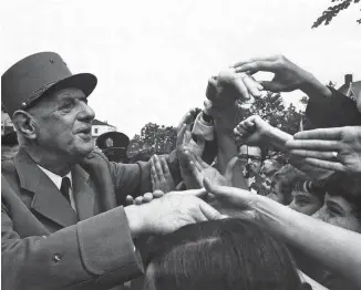  ?? HARRY BENSON ?? Le général de Gaulle lors d’un bain de foule à Montréal en juillet 1967